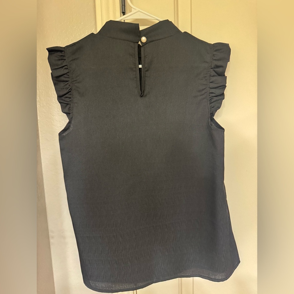 Black Sleeveless Dressy Blouse - Picture 4 of 5